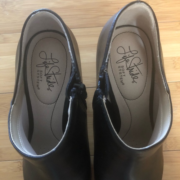 NWOT women’s high heel booties - Picture 3 of 6